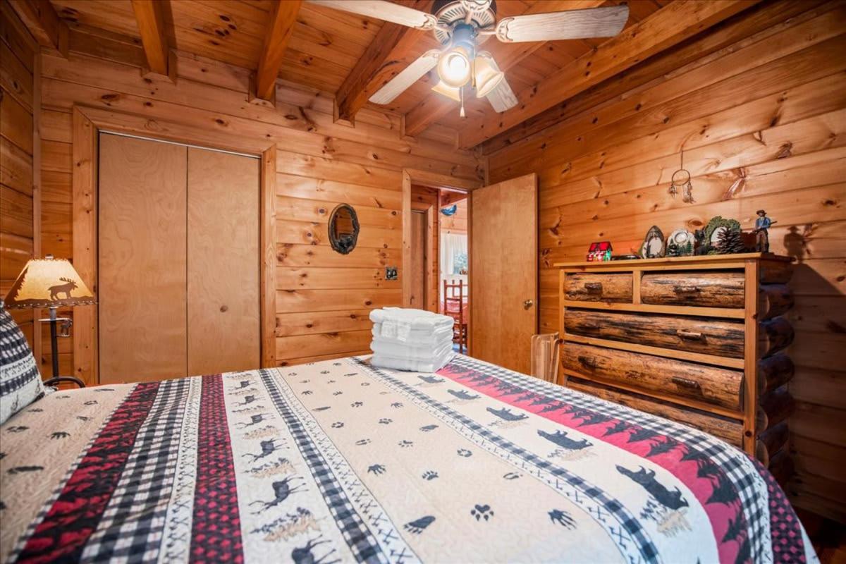Вилла Cozy Cabin Beside Briar Creek, Fire Pit, Wifi Эллиджей Экстерьер фото